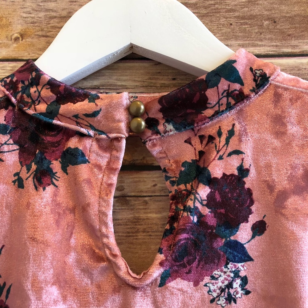 Altar’d State Floral Velvet Choker Tank Size S NWT - Picture 4 of 6